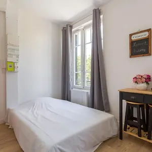 le-george-gouy-joli-studio-debourg-gerland.hotels-rhonealpes.com/
