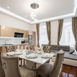 Centrum Opera Luxury With Free Garage Budapest